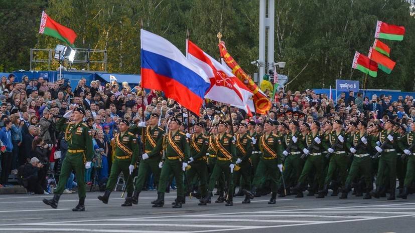 В Минске заявили, что российские военные примут участие в параде - russian.rt.com - Россия - Белоруссия - Минск