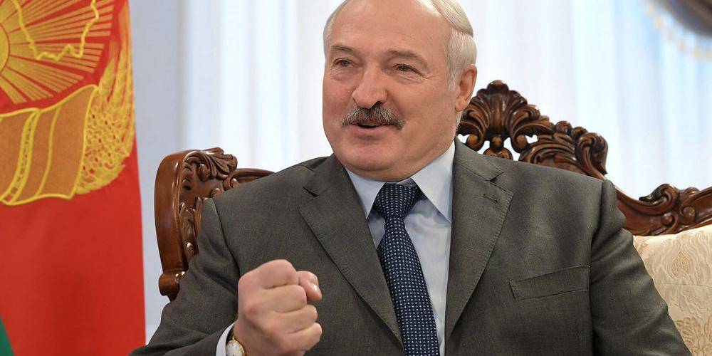 Александр Лукашенко - Наталья Кочанова - Лукашенко заявил, что изоляция от коронавируса убивает людей - ruposters.ru - Белоруссия