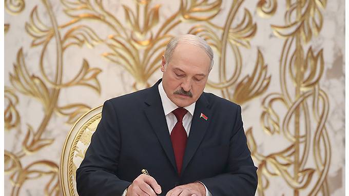 Александр Лукашенко - Эксперт: Лукашенко перестал игнорировать коронавирус - piter.tv - Белоруссия