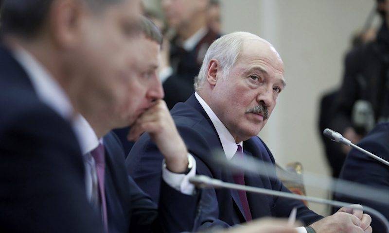 Александр Лукашенко - Против всех: Лукашенко раскритиковал массовую изоляцию в «тухлых квартирах» - bloknot.ru - Белоруссия
