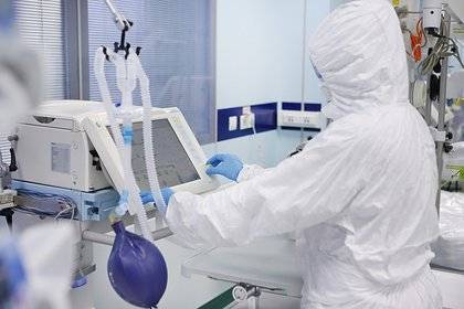 На Украине зафиксировали почти 100 случаев заражения коронавирусом за сутки - lenta.ru - Украина