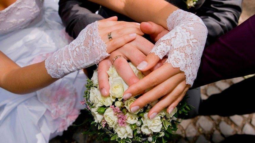 Минюст предложил отложить регистрацию браков в России из-за коронавируса - 5-tv.ru - Россия - Санкт-Петербург