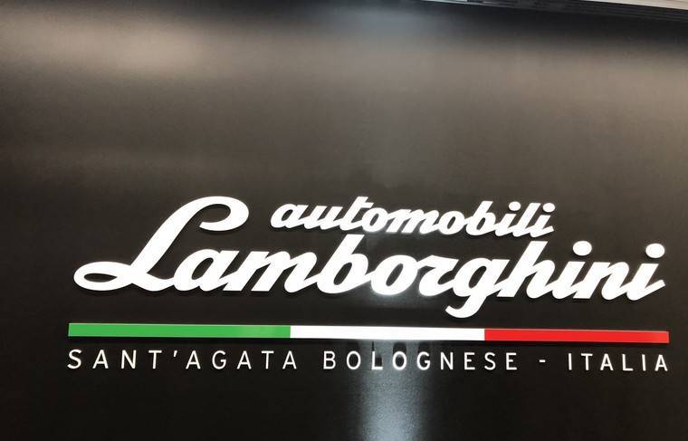 Стефано Доменикали - Lamborghini займется производством медицинских масок - news.ru - Италия
