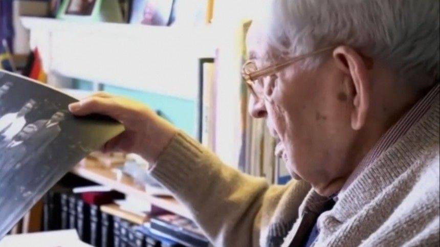 Роберт Уэйтон - Старейший мужчина в мире отметил 112 год рождения - 5-tv.ru - Англия - Тайвань