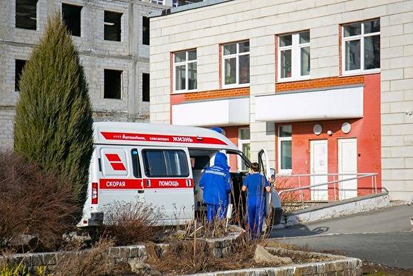Денис Проценко - В московскую больницу на Коммунарке за сутки поступило 26 человек, выписано — 35 - znak.com