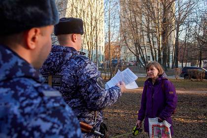 В Москве полиция временно отказалась от задержаний нарушителей самоизоляции - lenta.ru - Москва