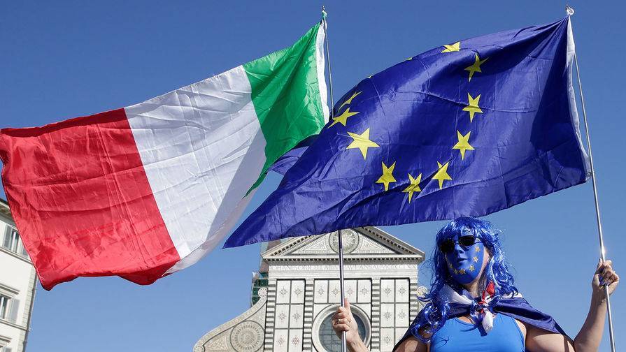 Фабио Рампелли - В парламенте Италии демонстративно избавились от флага Евросоюза - gazeta.ru - Италия - Евросоюз