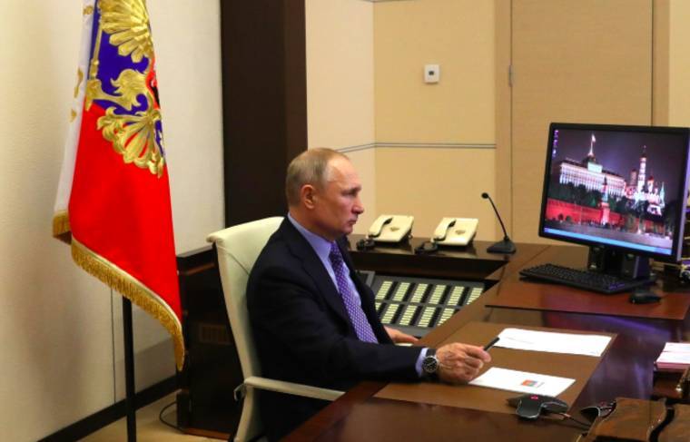 Президент на «удалёнке»: Песков рассказал, как Путина защищают от COVID-19 - news.ru - Россия - Царьград - Президент