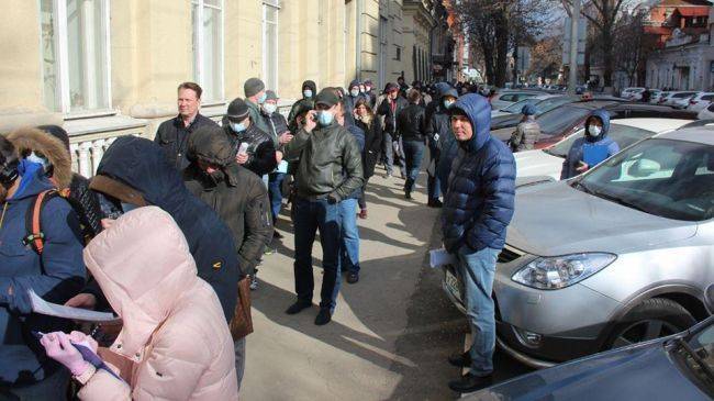 Саратовские власти устроили ажиотаж среди населения из-за спецпропусков - eadaily.com