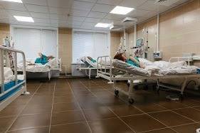 святой Георгий - Три больницы Петербурга вместе с врачами и пациентами закрыли на карантин - znak.com - Санкт-Петербург