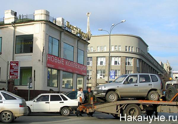 Машину – на спецстоянку, нарушителя – в больницу: в Москве поймали первого коронавирусного водителя - nakanune.ru - Москва