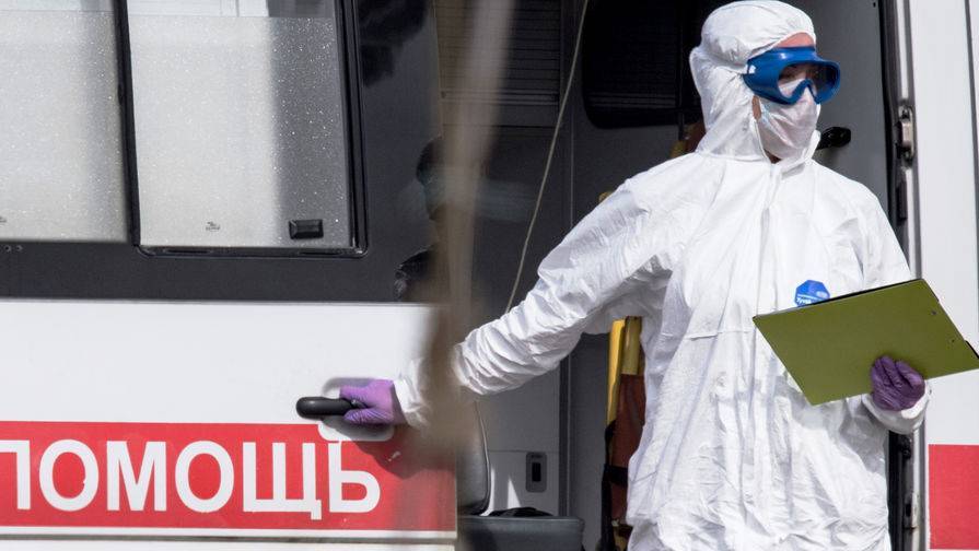 В Ульяновской области 34 человека заразила медсестра, побывавшая в ОАЭ - gazeta.ru - Россия - Эмираты - Ульяновская обл.