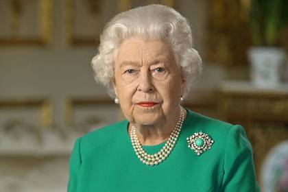 королева Елизавета II (Ii) - В цвете губной помады королевы Елизаветы II нашли тайный отсыл к коронавирусу - lenta.ru - Англия