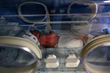 Десять новорожденных детей заразились коронавирусом от сотрудников роддома - lenta.ru - Румыния - Тимишоара