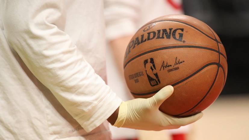 Шэмс Чарания - СМИ: НБА и профсоюз игроков договорились о продлении моратория на контракты - russian.rt.com
