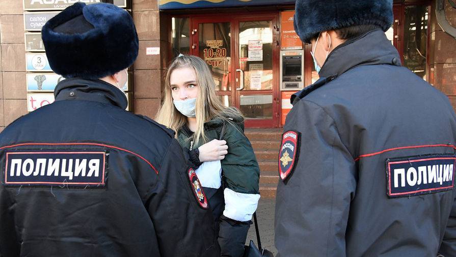 В Москве оштрафовали еще пятерых нарушителей самоизоляции - gazeta.ru - Россия - Москва