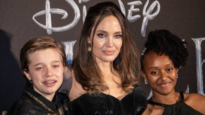 Анджелина Джоли - Анджелина Джоли призвала защищать детей от абьюза во время пандемии коронавируса - 5-tv.ru - Сша