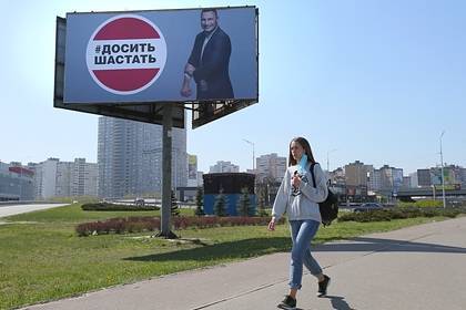 Денис Шмыгаль - На Украине озвучили план выхода из карантина к июлю - lenta.ru - Украина