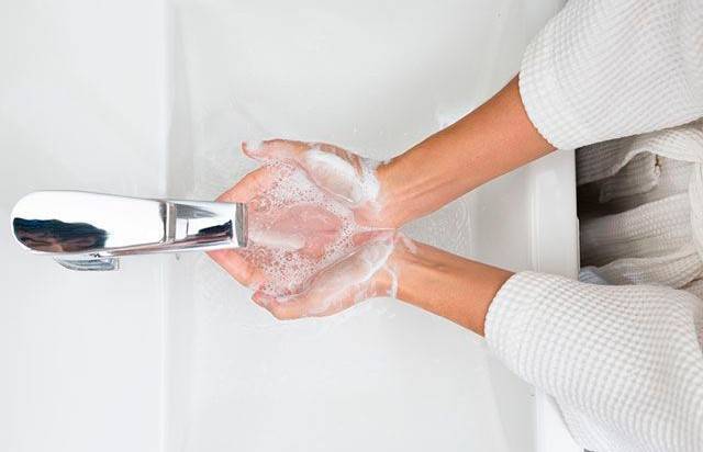 Сколько раз в день нужно мыть руки и пользоваться антисептиком, чтобы не навредить себе - ont.by