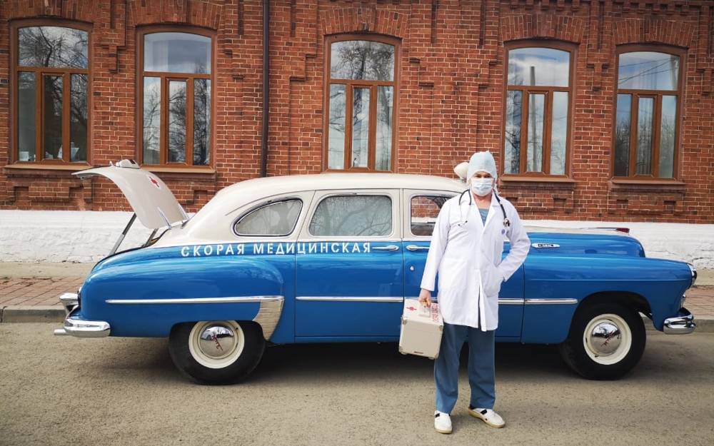 Коллекционный санитарный ЗИМ 1959 года вернулся на службу в разгар пандемии - zr.ru - Свердловская обл.