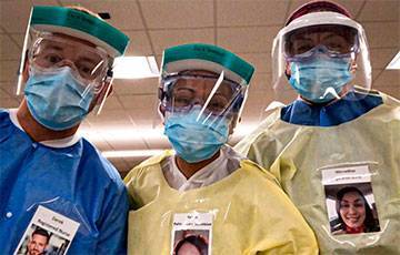 Американские врачи крепят к защитным костюмам свои улыбающиеся фото - charter97.org - Сша - Сан-Диего