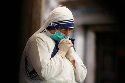 Анджело Боррелли - В Италии зафиксировали рекордно низкое число смертей от коронавируса за сутки - lenta.ru - Италия