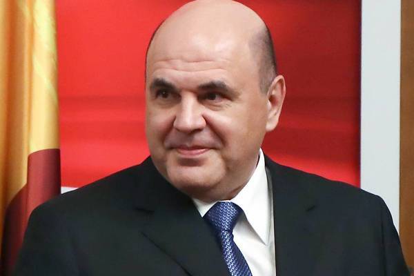 Михаил Мишустин - Михаил Мишустин подписал распоряжение о выделении 50 млрд рублей на допвыплаты медикам - govoritmoskva.ru