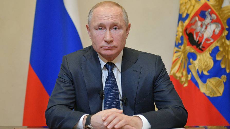 Владимир Путин - Путин заявил, что в борьбе с коронавирусом не надо создавать проблем для граждан - gazeta.ru - Россия - Ухань