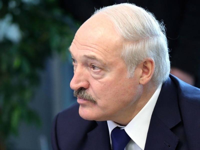 Александр Лукашенко - Лукашенко назвал COVID-19 атмосферой, в которой люди умирают от других болезней - sobesednik.ru - Белоруссия
