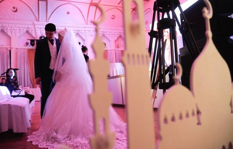 В Чечне временно запретили бракосочетания по мусульманским канонам - news.ru - Москва - республика Чечня