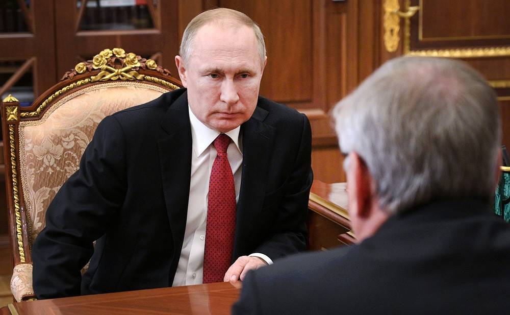 Владимир Путин - Андрей Костин - Путин обсудил с главой ВТБ поддержку бизнеса в условиях коронавируса - tvc.ru