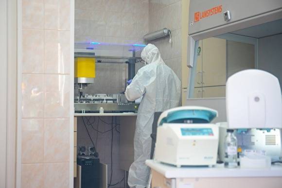 В Екатеринбурге главврач больницы № 14 самоизолировался из-за коронавируса у знакомого - znak.com - Екатеринбург