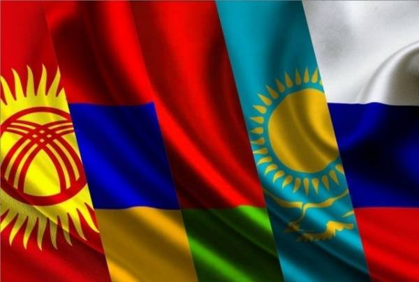 Лукашенко созывает коллег по ЕАЭС обсудить ситуацию с коронавирусом - nakanune.ru - Россия - Киргизия - Белоруссия - Казахстан - Армения