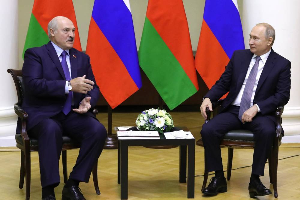 Владимир Путин - Александр Лукашенко - Лукашенко попросил Путина оперативно заняться вопросом стоимости газа - vm.ru - Россия - Белоруссия