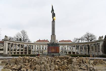 Советские мемориалы в Австрии защитили во время пандемии коронавируса - lenta.ru - Россия - Вена - Австрия