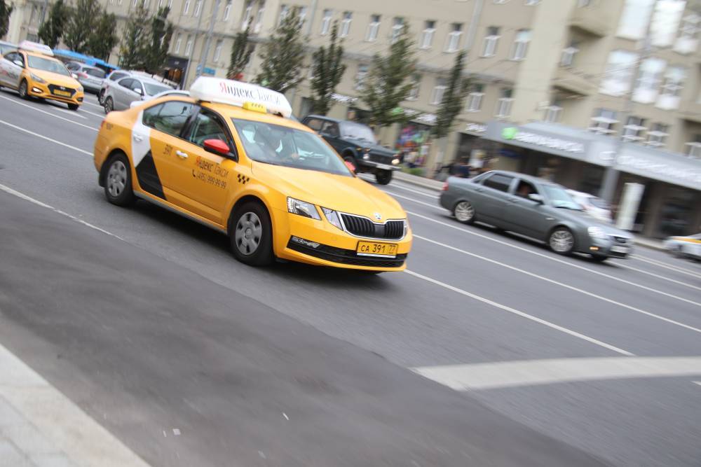 Дмитрий Пронин - Таксисты смогут проверять пропуска пассажиров в приложении «Помощник Москвы» - vm.ru - Москва