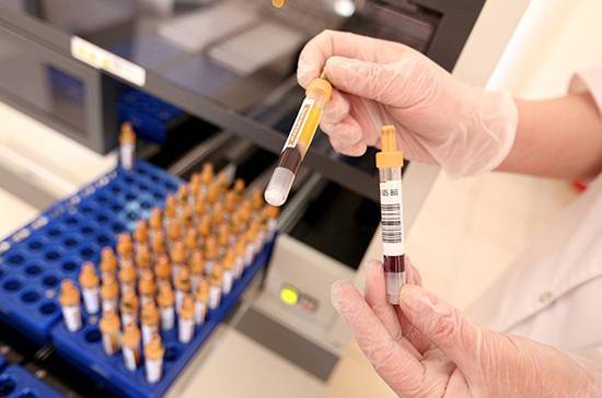 Израильский учёный раскрыл причину осложнений коронавируса у пожилых - pnp.ru - Тель-Авив