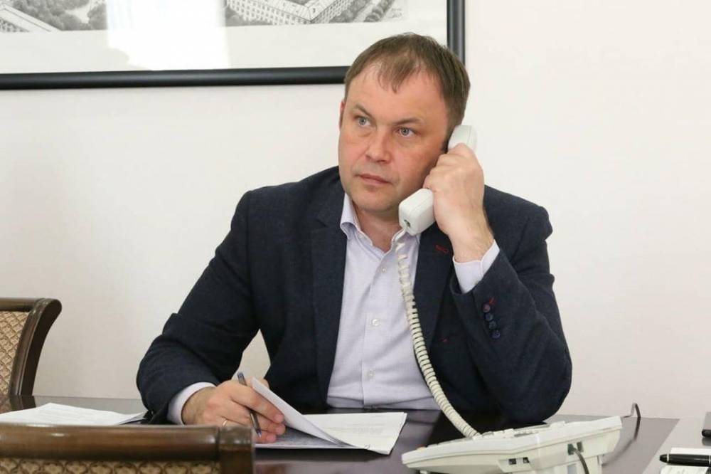 Илья Середюк - Илья Середюк пообщался с жителями Кемерова по телефону - gazeta.a42.ru - Кемерова