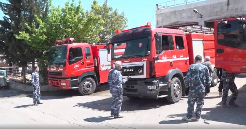 Пожарные ведут борьбу с коронавирусом в Сирии - ren.tv - Сирия
