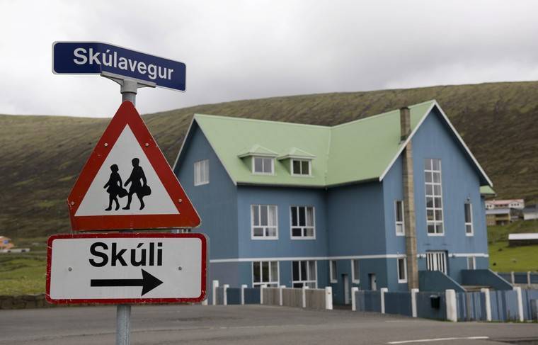 Школы в Дании начали открывать после месяца карантина - news.ru - Дания