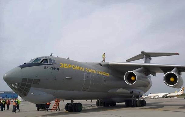 Два украинских Ил-76 доставили в Румынию медицинский груз из Китая - korrespondent.net - Украина - Китай - Румыния