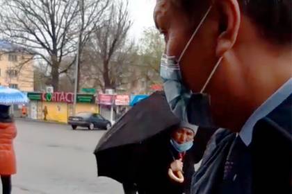 Глава казахстанского города лично вышел ловить нарушителей карантина - lenta.ru - Казахстан - Талдыкорган
