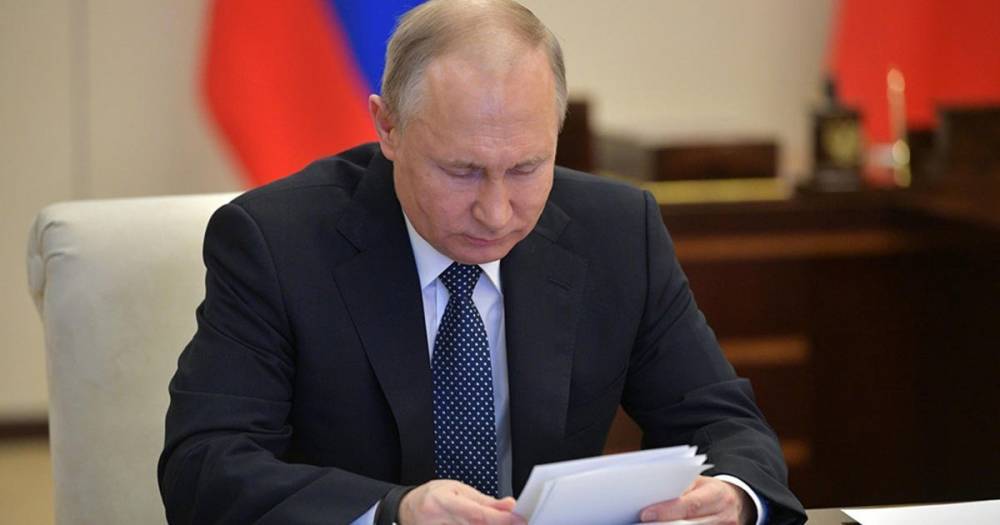 Владимир Путин - Путин потребовал направить 23 млрд пострадавшей от COVID авиаотрасли - ren.tv - Россия