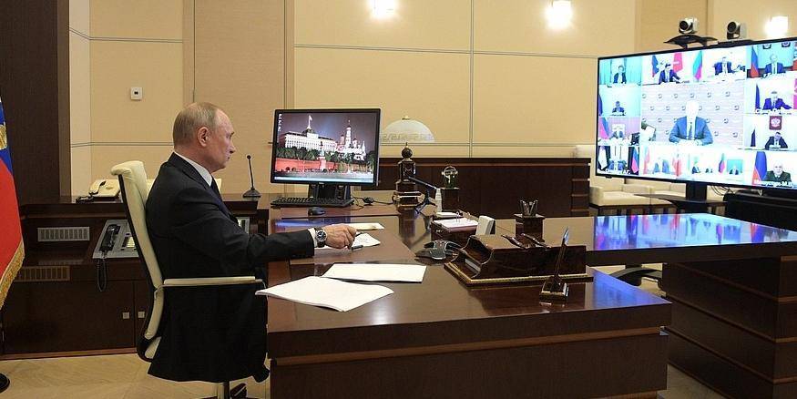 Владимир Путин - Путин поручил выделить деньги работодателям на зарплаты в апреле и мае - ruposters.ru - Россия
