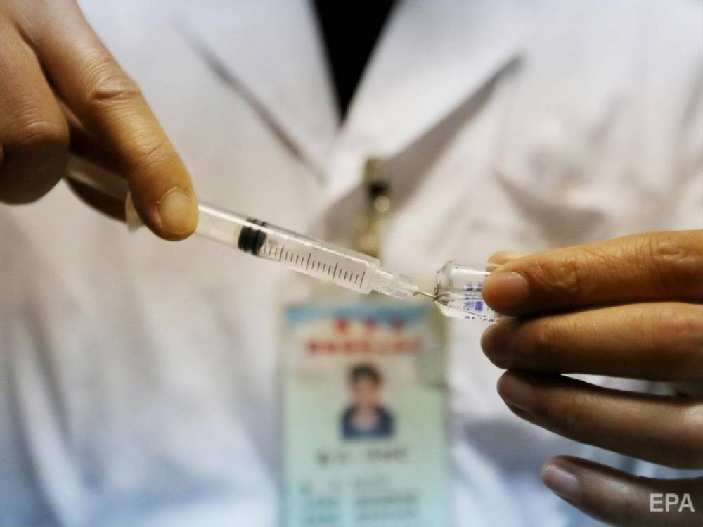 Дженнифер Халлер - "Повысилась температура, болела рука". Первая в мире испытательница вакцины против COVID-19 рассказала о своих ощущениях - gordonua.com - Сша
