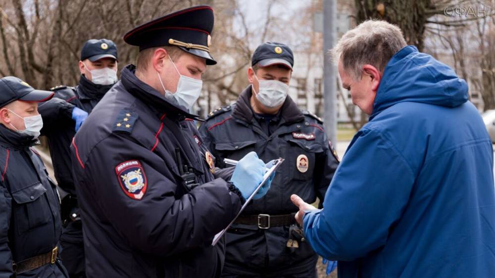 ФАН отправился в рейд с полицией искать нарушителей самоизоляции в Москве - riafan.ru - Москва