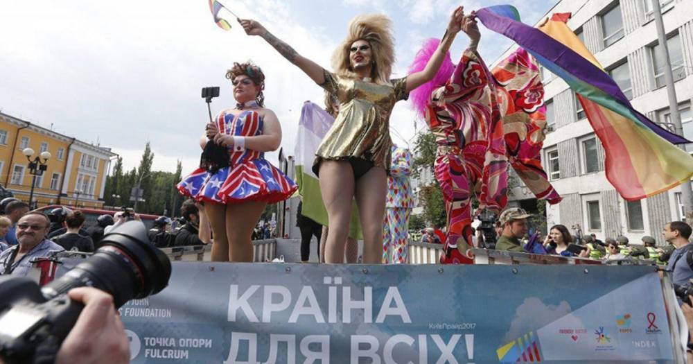 На Украине будут карать за критику содомии - ren.tv - Украина
