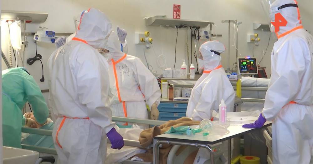 Российские врачи приступили к лечению больных в госпитале Бергамо - ren.tv - Италия - Бергамо