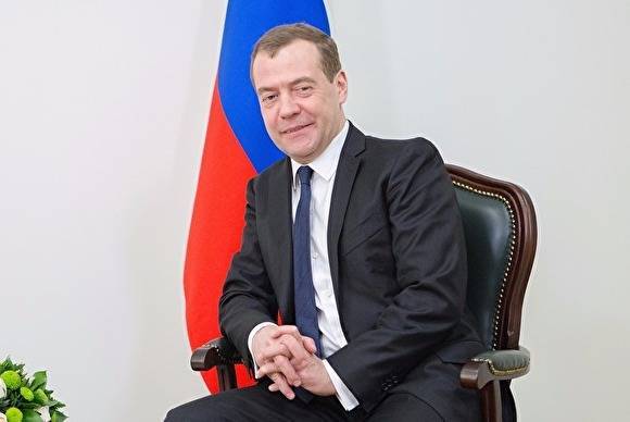 Дмитрий Медведев - Медведев сообщил о коллапсе в ряде отраслей из-за коронавируса - gazeta.a42.ru - Россия