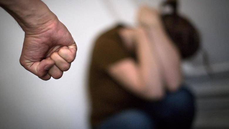 Психологи: карантин вызвал рост домашнего насилия и суицидальных обращений - newizv.ru - Россия